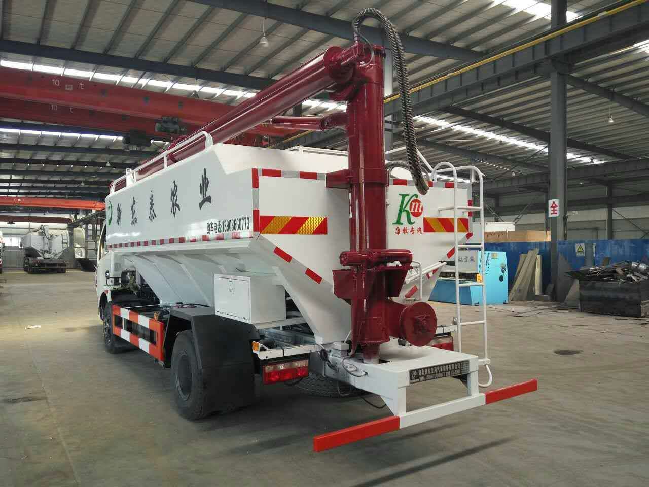 Dongfeng 4X2 Type 20m3 Feed Tank 10tons Transport Bulk Feed Truck with Electric Hydraulic Auger