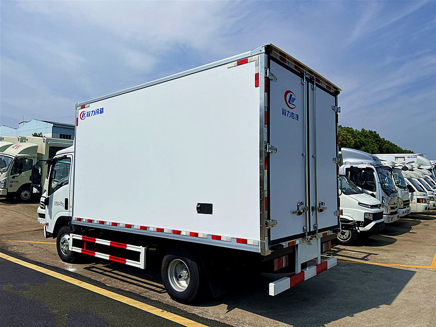 Best-selling  Excellent Quality White Guoliu Qingling Isuzu KV100 Refrigerator Truck for sale