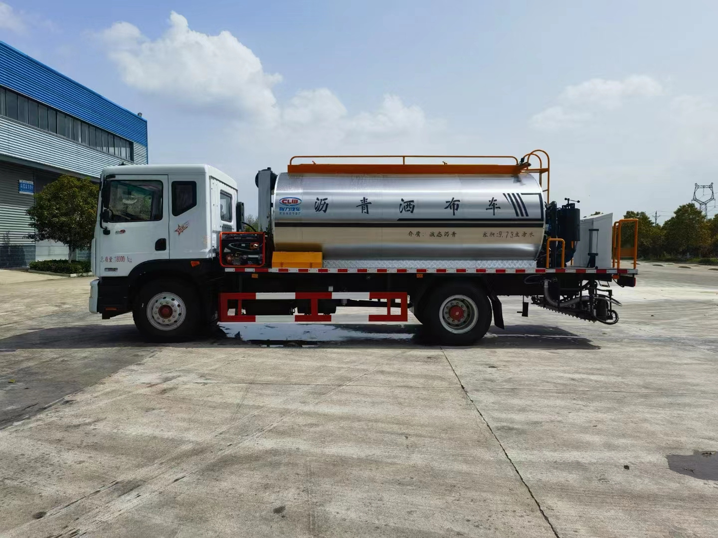 NIVO NS5000T 5000L Tar truck asphalt emulsion sprayer Truck mounted asphalt sprayer Tar sprayer Truck or monomer upper parts