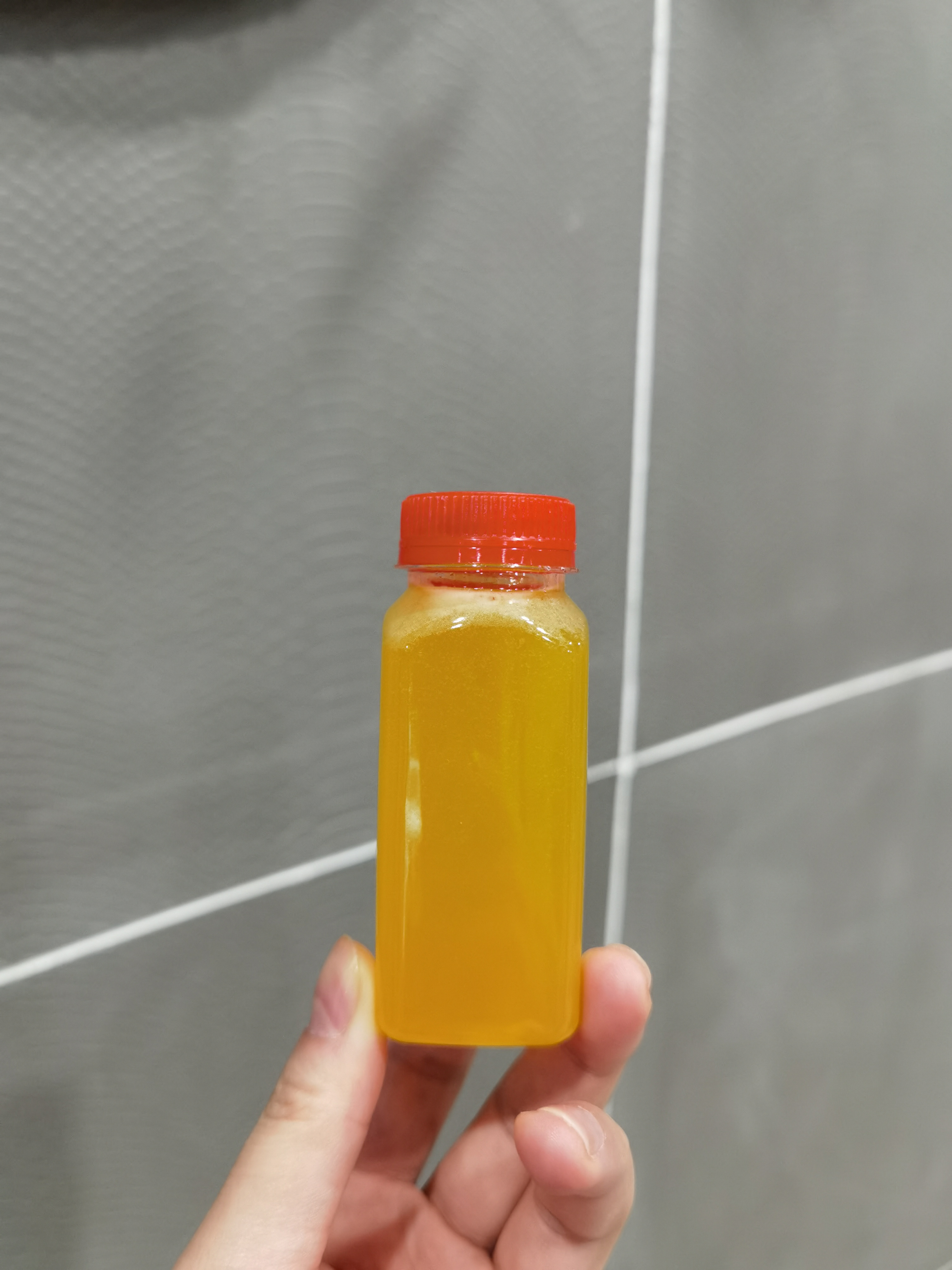 China Manufacture 2oz 60ml 100ml Juice Bottles Plastic French Square Shot Bottle for Lemon Apple Orange Juice