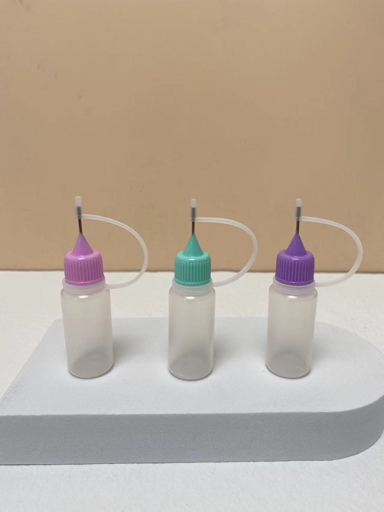 Small size 15ml 30ml Empty craft pigment bottles with safety needle tip top with cover Natural white color PE squeeze bottles