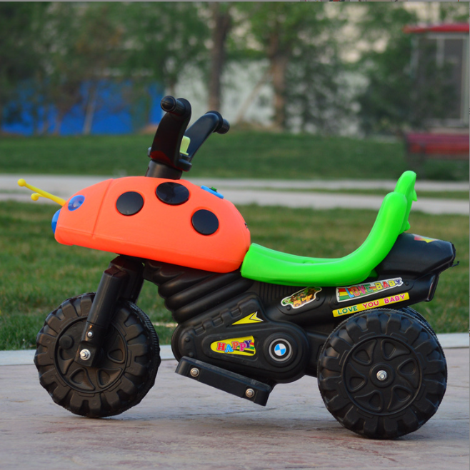 Children's Beetle electric motorcycle tricycle can take the battery car nine lights charging ladybug big toy car