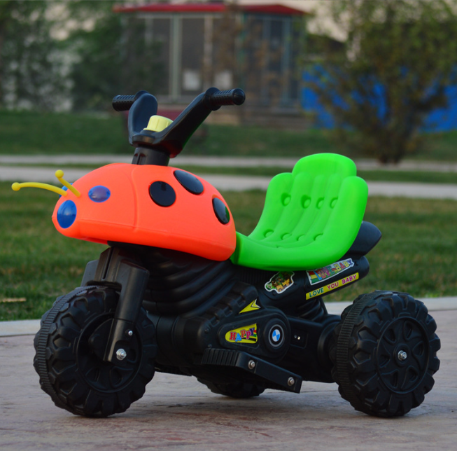 Children's Beetle electric motorcycle tricycle can take the battery car nine lights charging ladybug big toy car