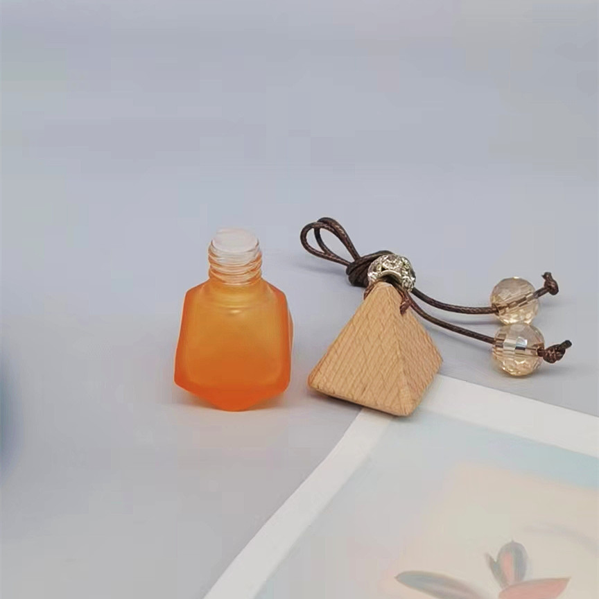 Free sample 10ml glass car perfume bottle cork can be customized pyramid round square empty essential oil bottle