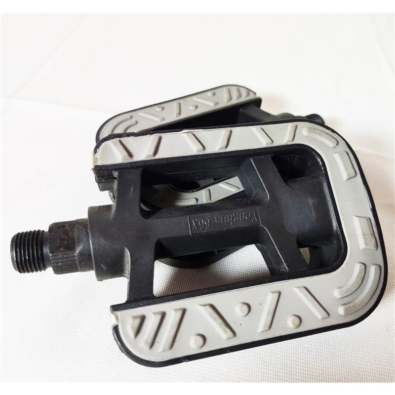 Quality bicycle pedal Plastic pedal Electric bike treadlels bicycle parts Selling Bicycle Foot Pedal Durable Black