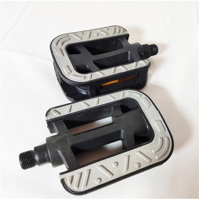 Quality bicycle pedal Plastic pedal Electric bike treadlels bicycle parts Selling Bicycle Foot Pedal Durable Black