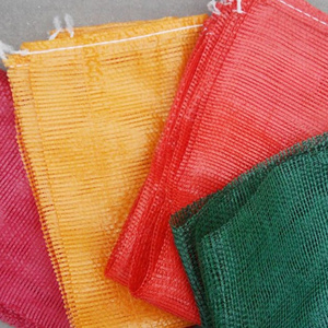 Wholesale fruits packaging mesh bag PE knitted strong plastic raschel net black nylon mesh bags with drawstring