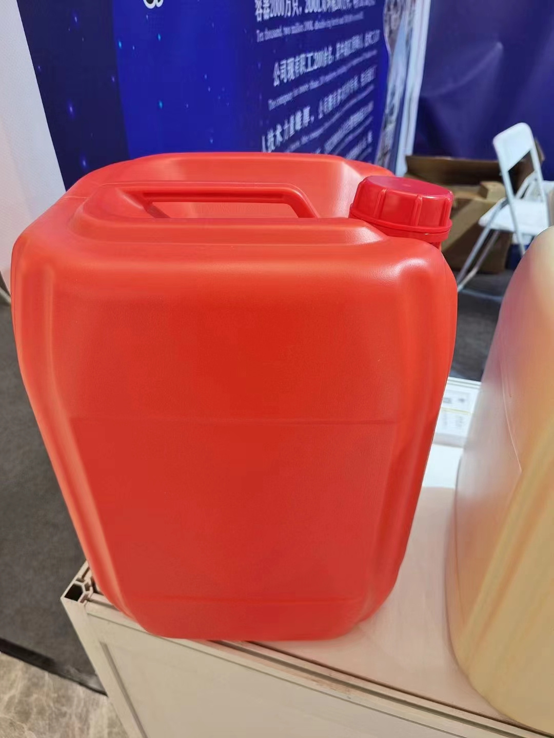 HDPE Plastic 20 Liter 5 GallonJerry Can Bucket With Lid For Chemical Liquid Engine Oil