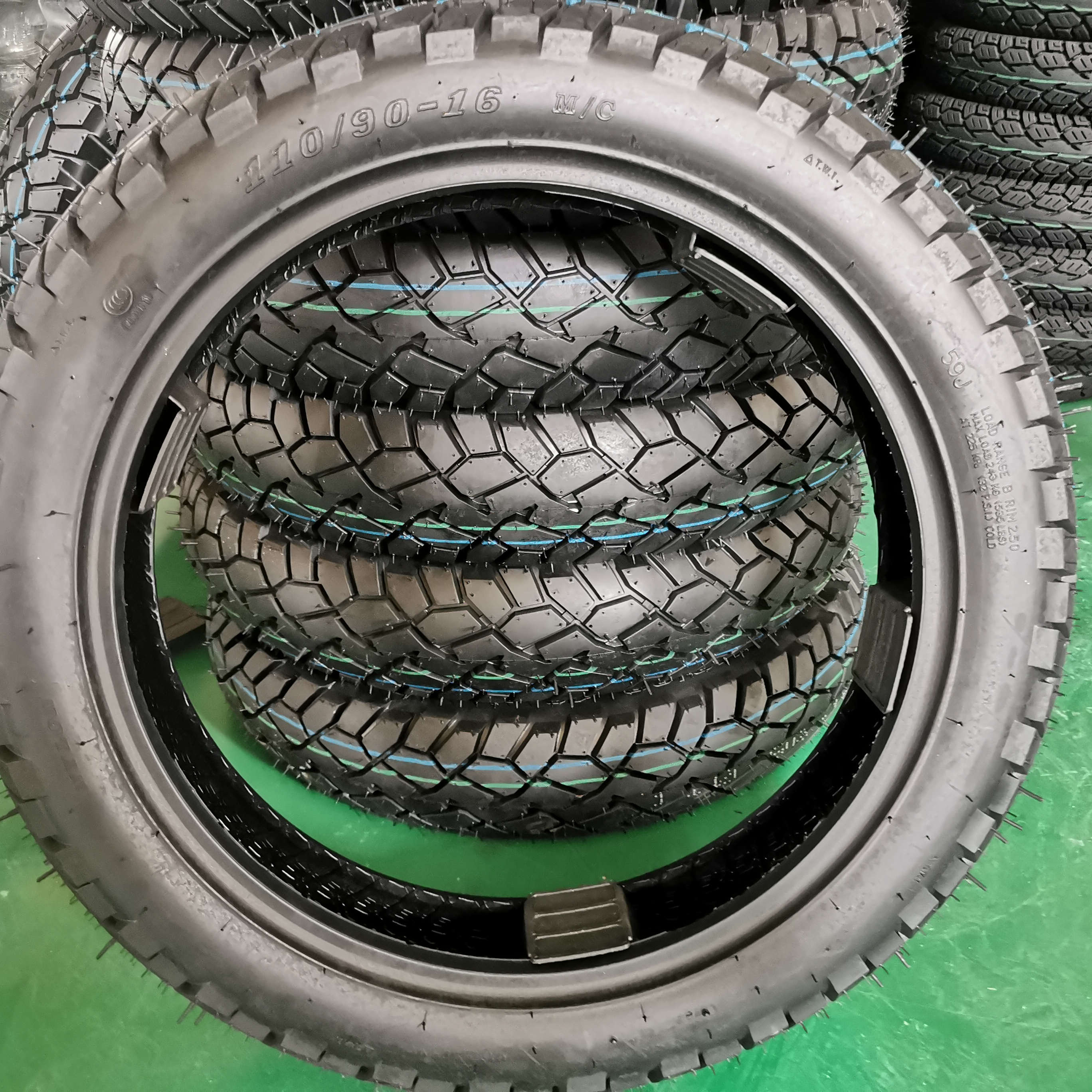 High Performance Custom Size 17 18 inch Motorcycle Rubber tyres Wholesale Tyres