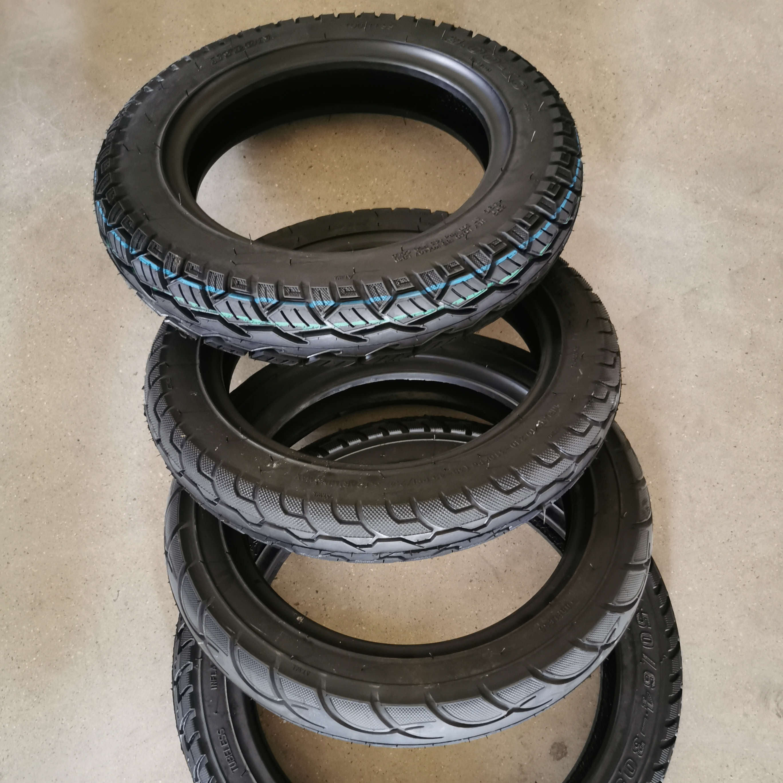 High Performance Custom Size 17 18 inch Motorcycle Rubber tyres Wholesale Tyres