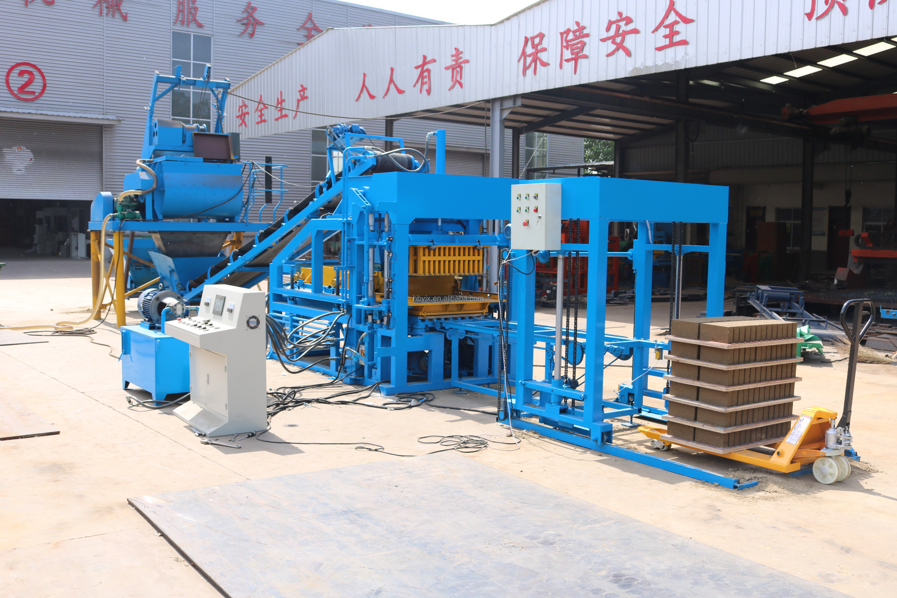 High Quality Low Price QT4-15 Automatic Hydraulic Fly Ash Interlock Brick Concrete Cement Block Making Machine 2000 Square Meter