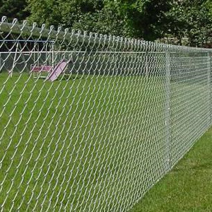 High quality commercial chain link mesh wire fences / cyclone wire fence price