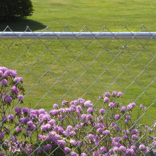 High quality commercial chain link mesh wire fences / cyclone wire fence price