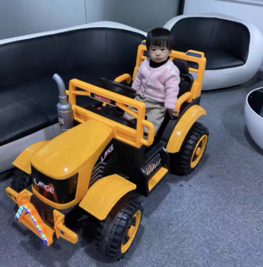 New Model Kids Electric Ride On Baby Car Children's Electric Car Four-Wheel Remote Control Baby Truck