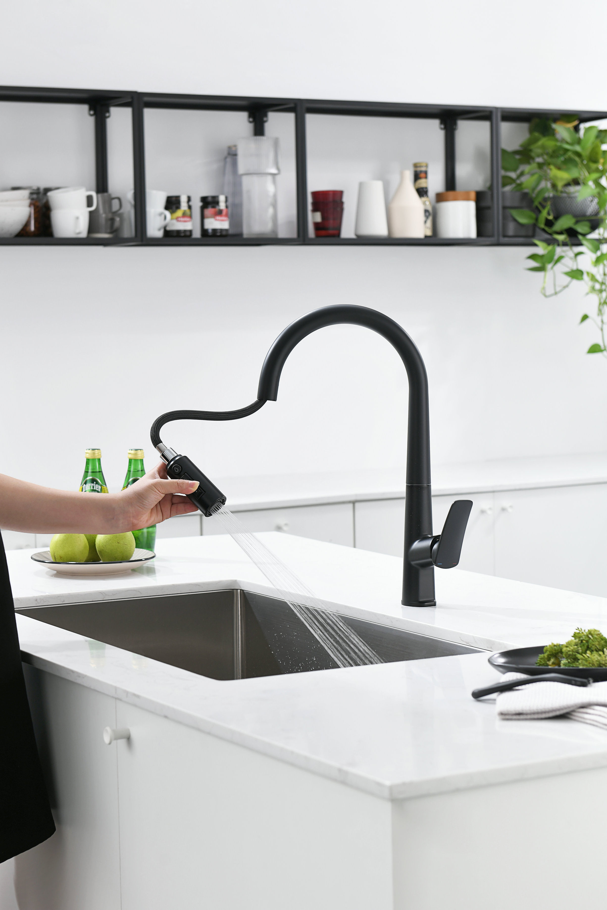 Pull Out Kitchen Faucet Sink Faucet Kitchen Tap Black Deck Mounted Brass Modern Contemporary Apartment Hot Cold Water Mixer HANC