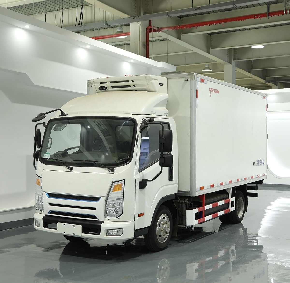 2024 New Electric  Cargo Truck with refrigerator box