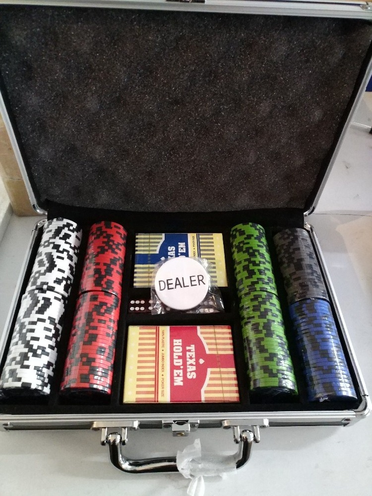 poker set 300 with PU LEATHER CASE