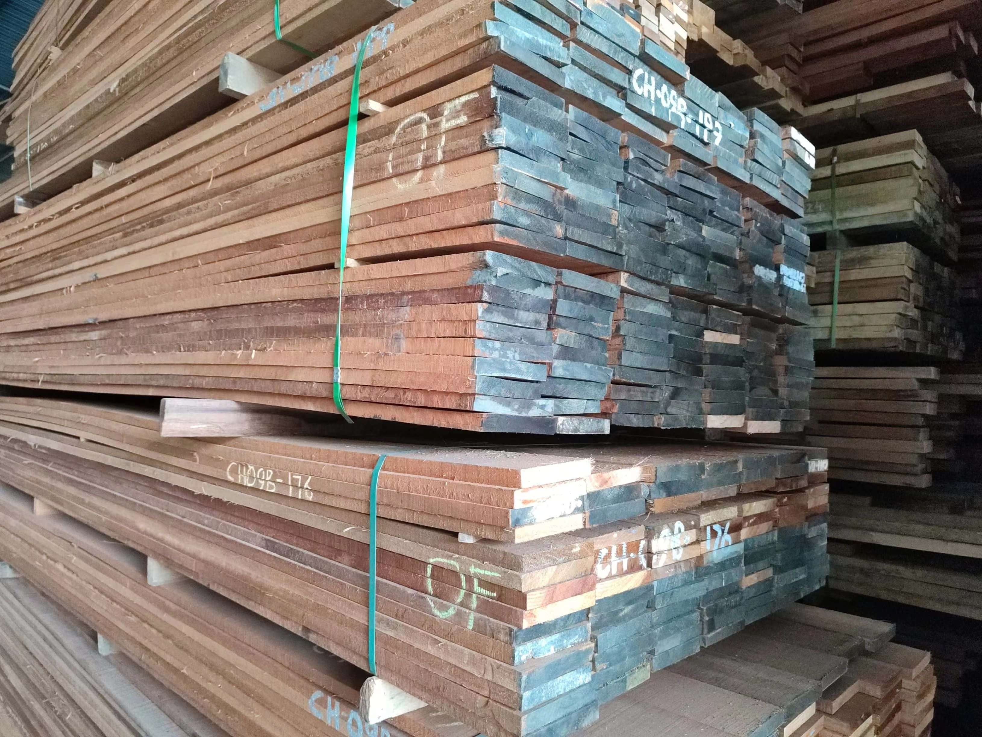 Malaysia Safe And Fast Delivery Dark Red Meranti Wood Reliable Ocean Shipping Service Guarantee Consumer Wood Arrives Securely