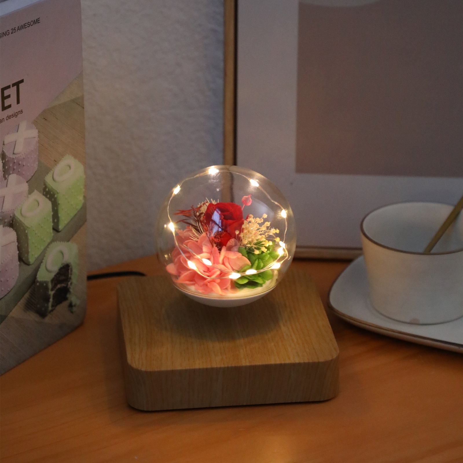 Magnetic Levitating Eternal Flower Lamp Floating Preserved Flowers Plant Floating Light  Romantic Gift Small Night Light