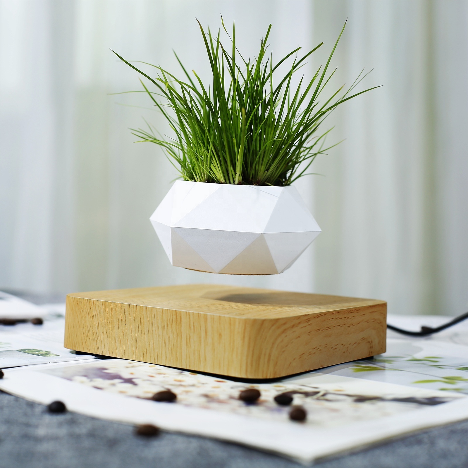 Magic Levitating Pot Nordic Style Magnetic Levitating Plant Pot Creative and Modern Gift Floating Flower Pot Home Decoration