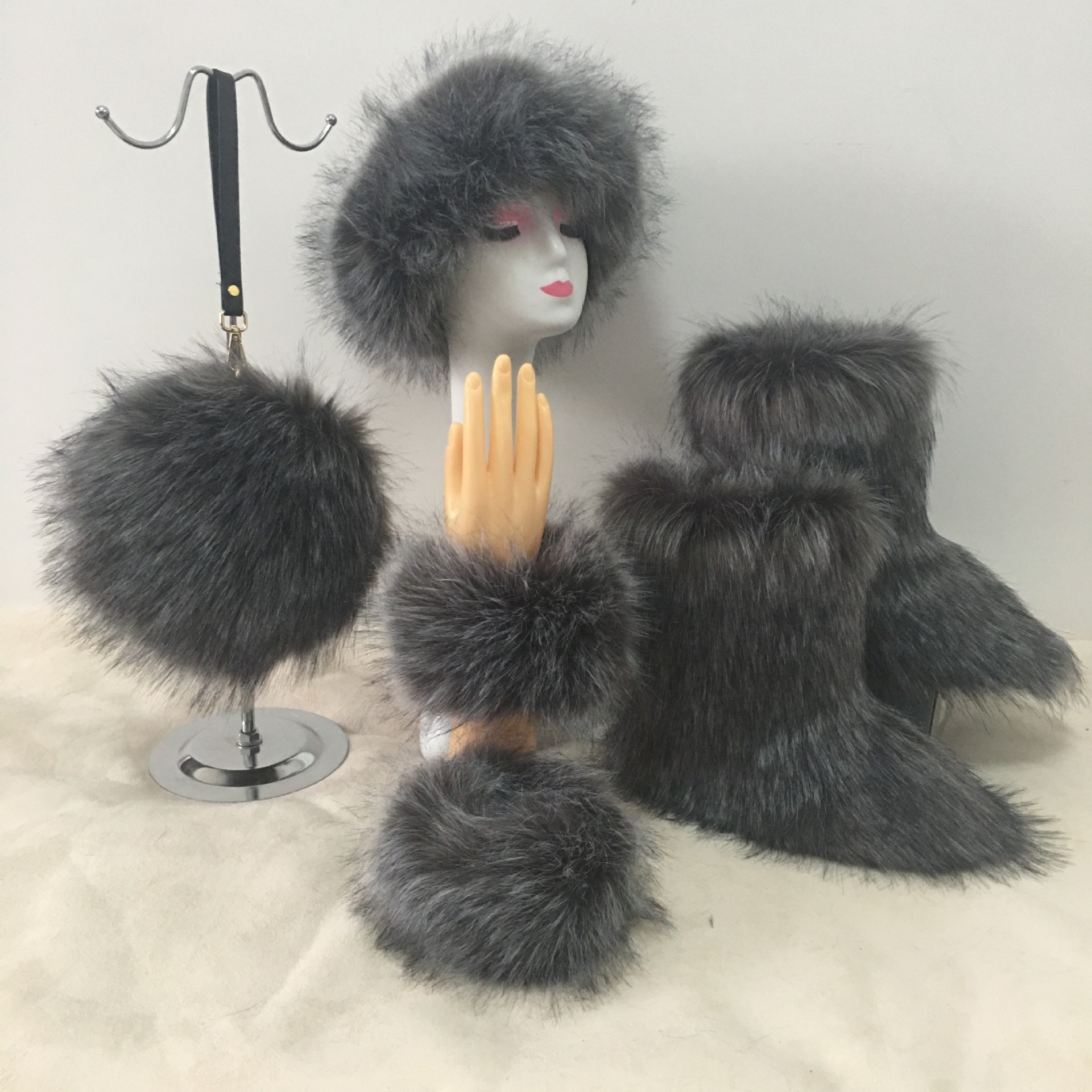 BUSY GIRL QT4967 Factory wholesale winter knee high boots and bags set plush hair band wristband faux mongolian fur boots bags