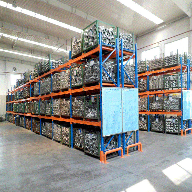 Customized adjustable metal shelves and warehouse shelves to store goods on medium and heavy shelves