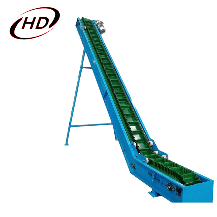 Large angle side wall conveyor belt for sawdust/quarry