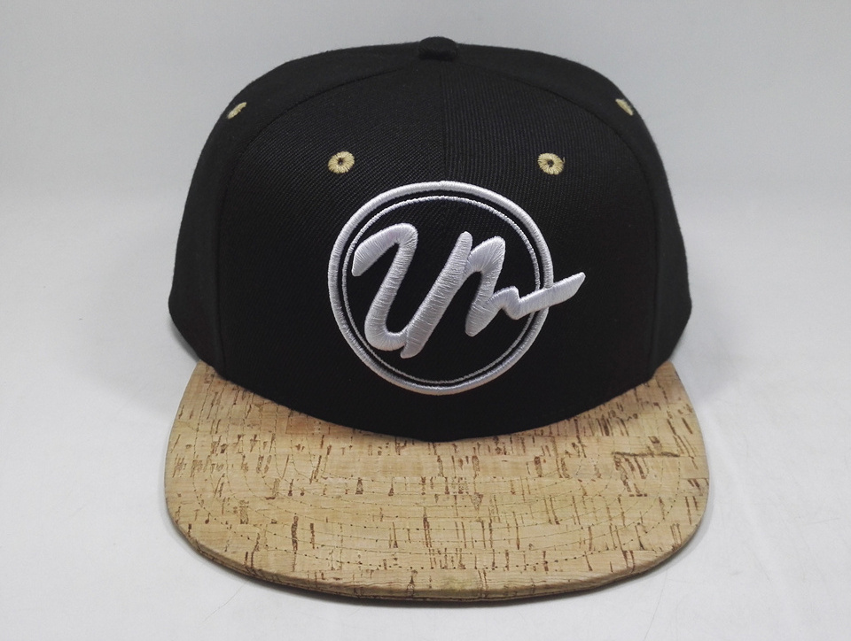 Wholesale Custom Made Cotton Fabric Unisex 3D Embroidery Wood-like Grain Flat Brim Design Sports Snapback Cap Hats