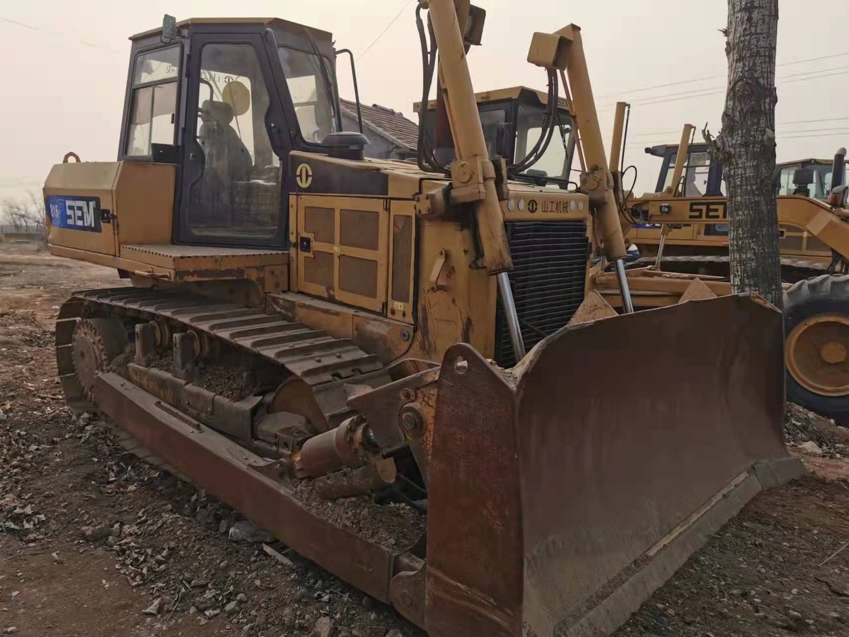 17 ton 4.3 cbm chinese famous brand used sem 816 bulldozer with ripper and winch on sale sem816