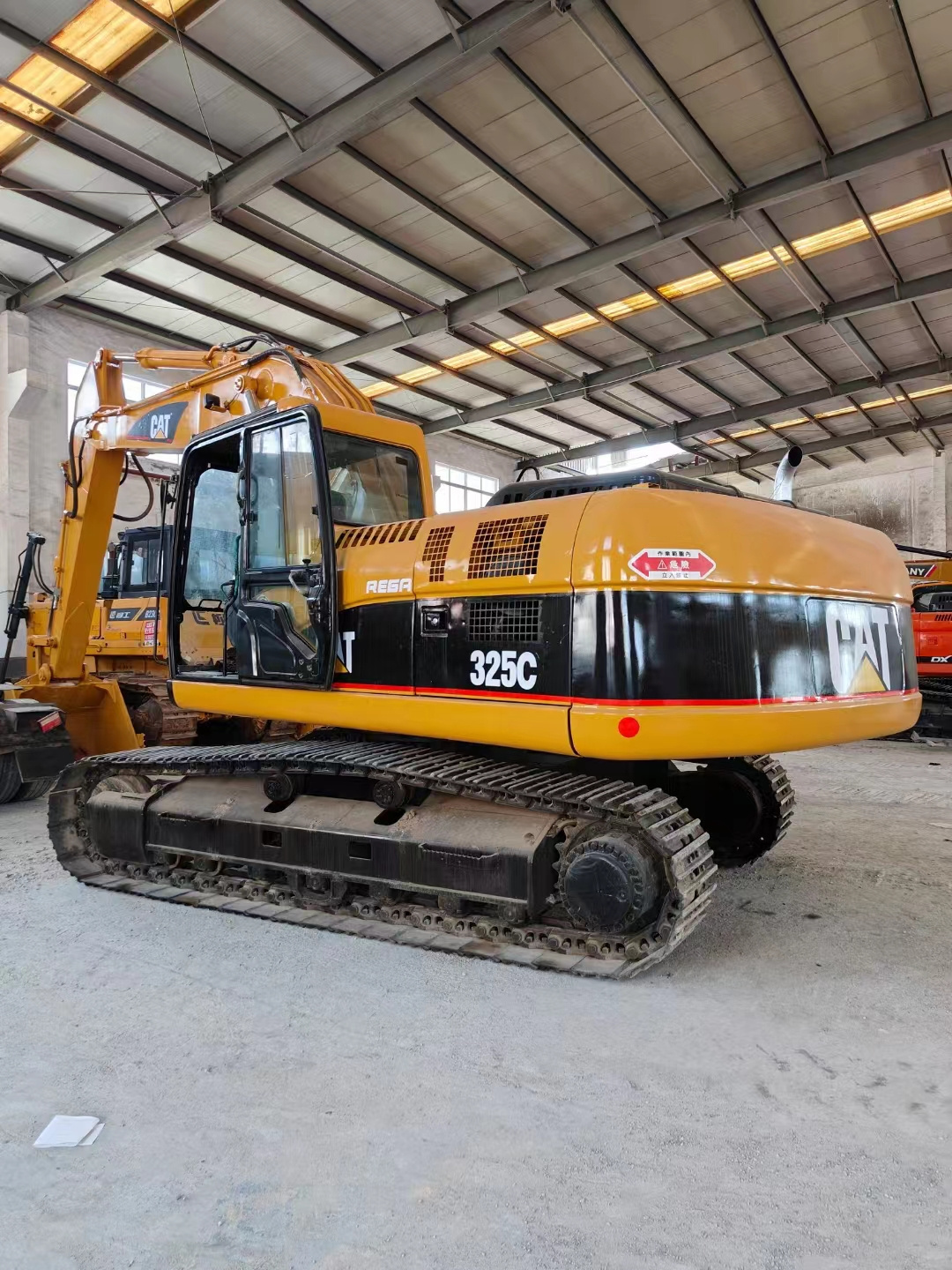 Low price used CAT 325C crawler excavator with good condition for Caterpillar excavator