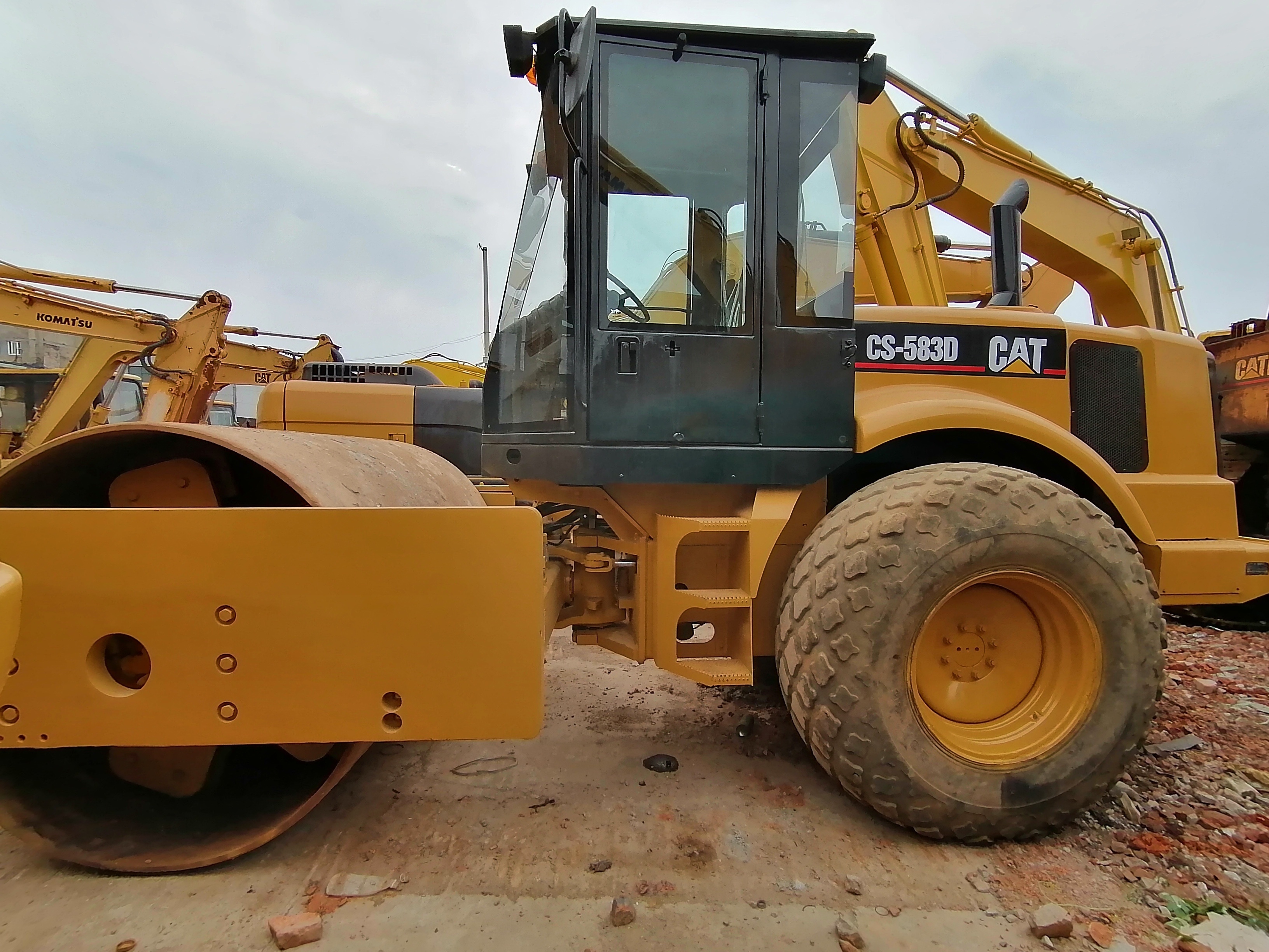 Heavy machine Cat cs583d road roller 100% Original cat compactor for sale