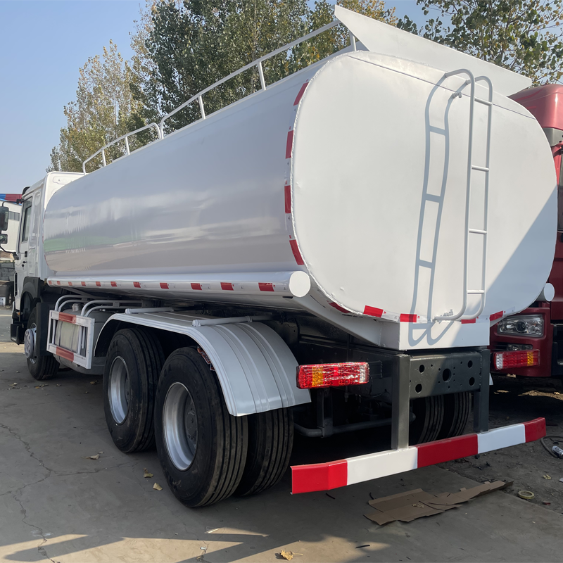 3 axle sinotruk howo 10 wheeler 375 hosepower 15000/20000L fuel tanker used oil tankers for sale