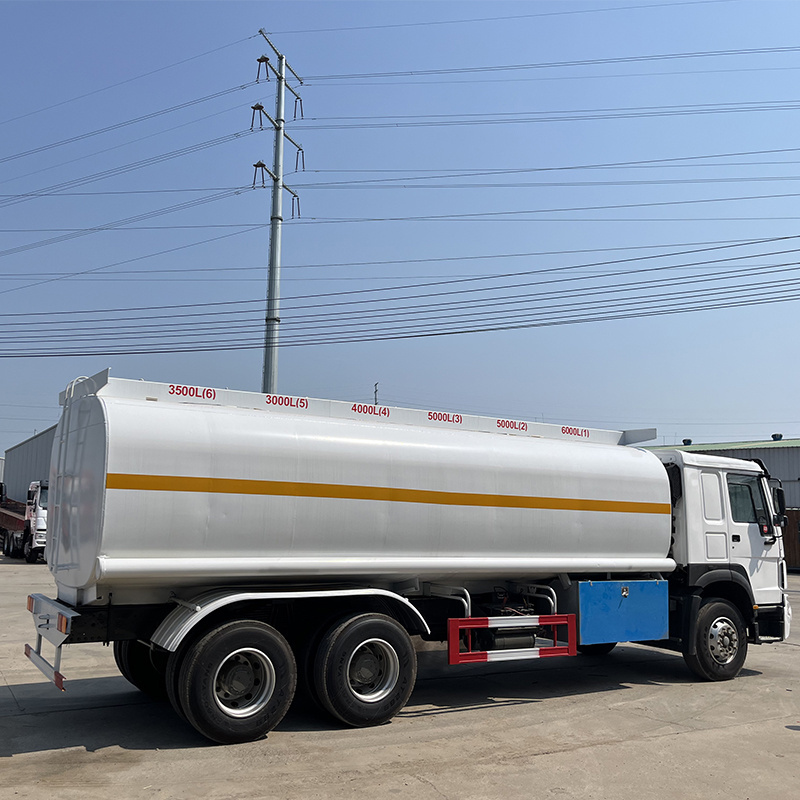 used sinotruk howo sprinkler 6x4 10 wheel 20m3 water tank truck diesel water bowser in Africa for sale