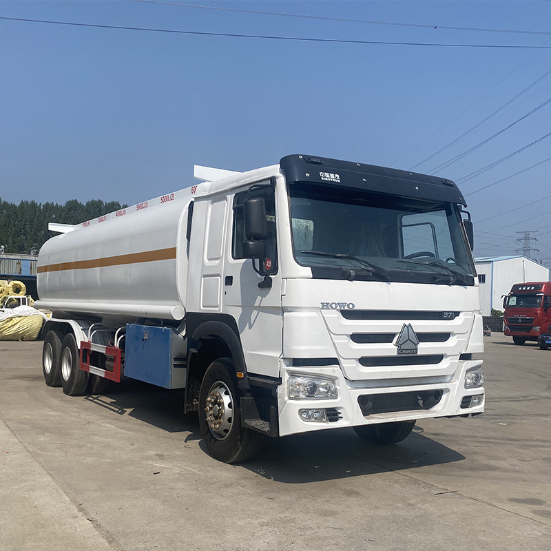 used sinotruk howo sprinkler 6x4 10 wheel 20m3 water tank truck diesel water bowser in Africa for sale