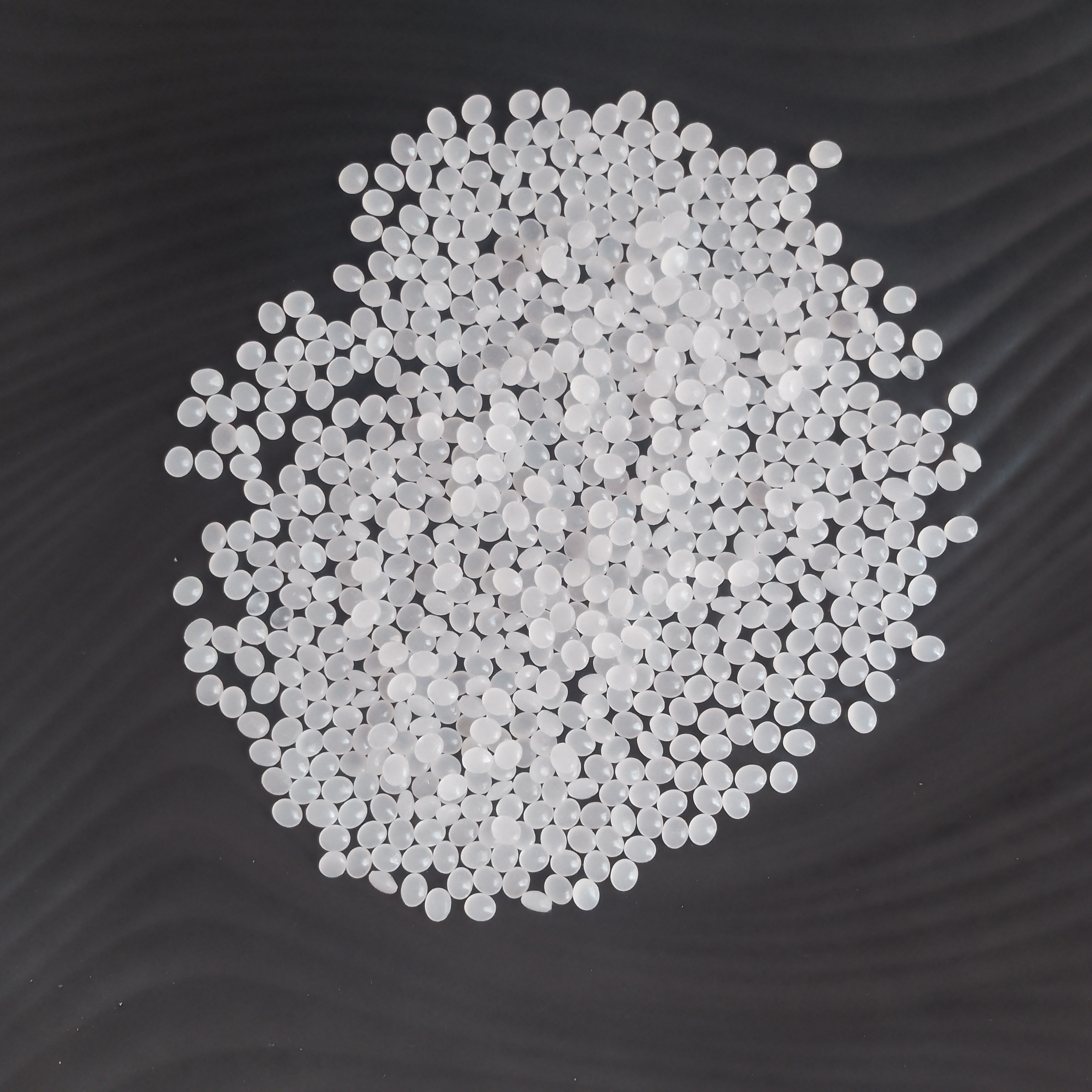 Factory direct LDPE 2421H blow molding LDPE natural LDPE plastic particles raw materials