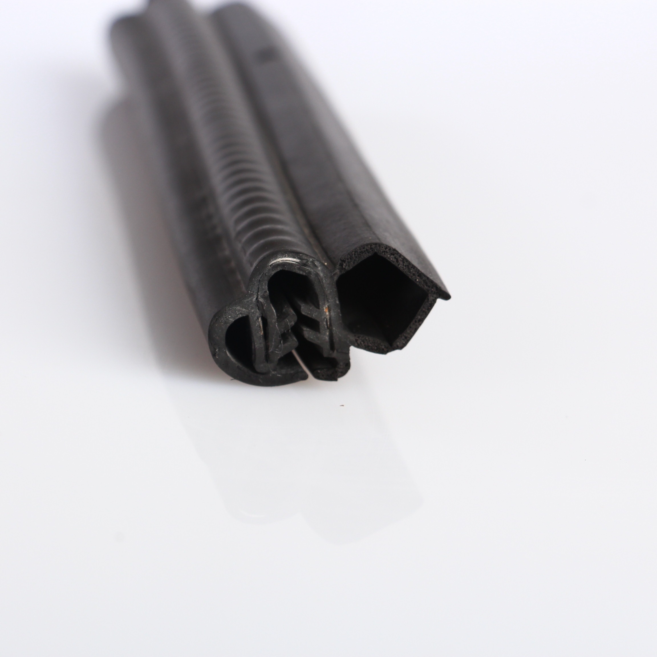 Epdm composite anti-aging, windproof and crash-proof rubber strip is used for weatherproof trim strip of automobile