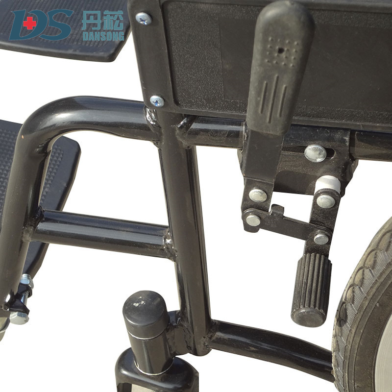 Hot Sell Medical Instrument Wheelchair Lightweight Foldable Comfort Beach Handicapped Wheelchair