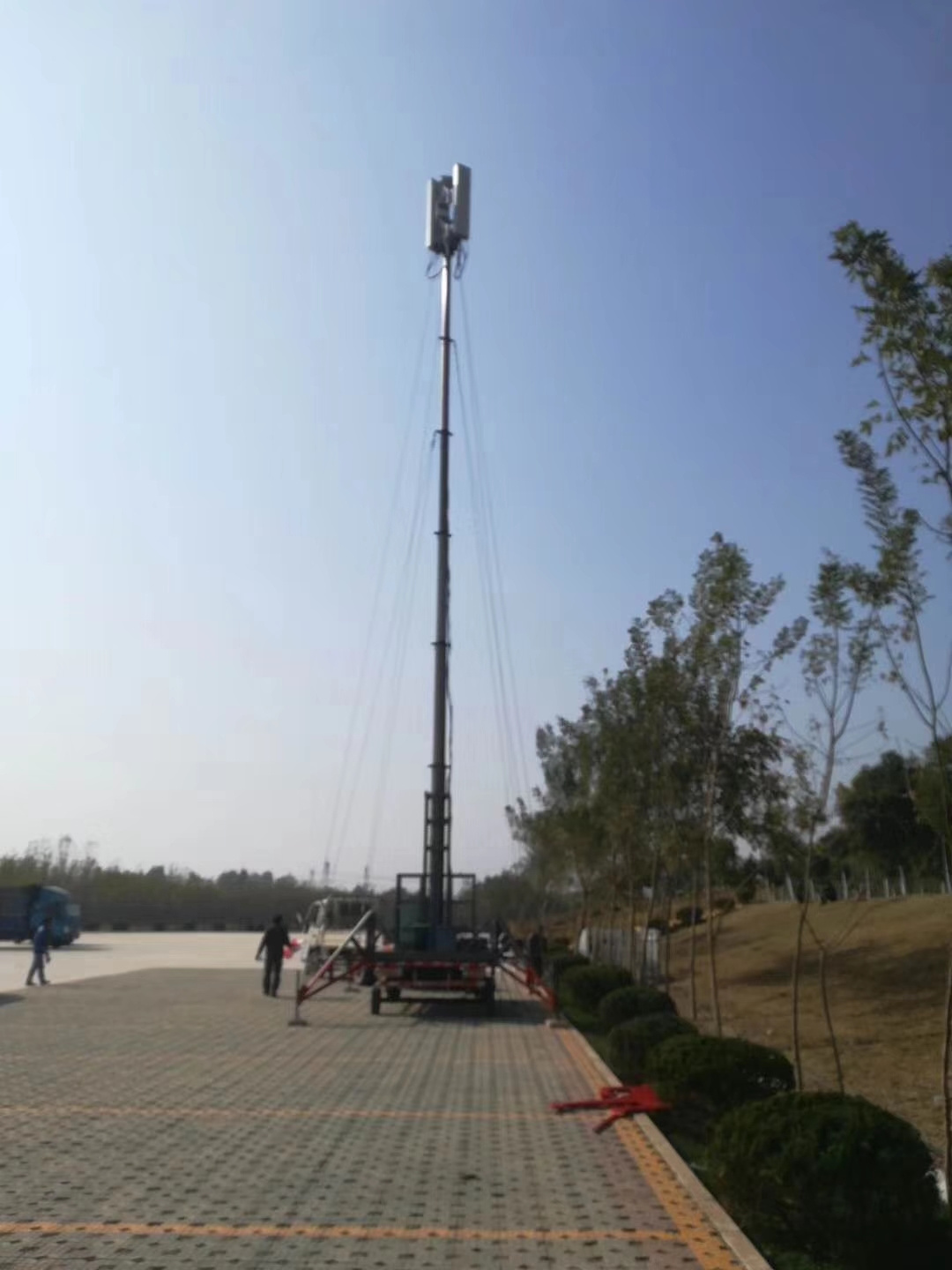 Made In China 20m Cell On Wheels On Heavy Trailer Communication Tower COW Telescopic Mast