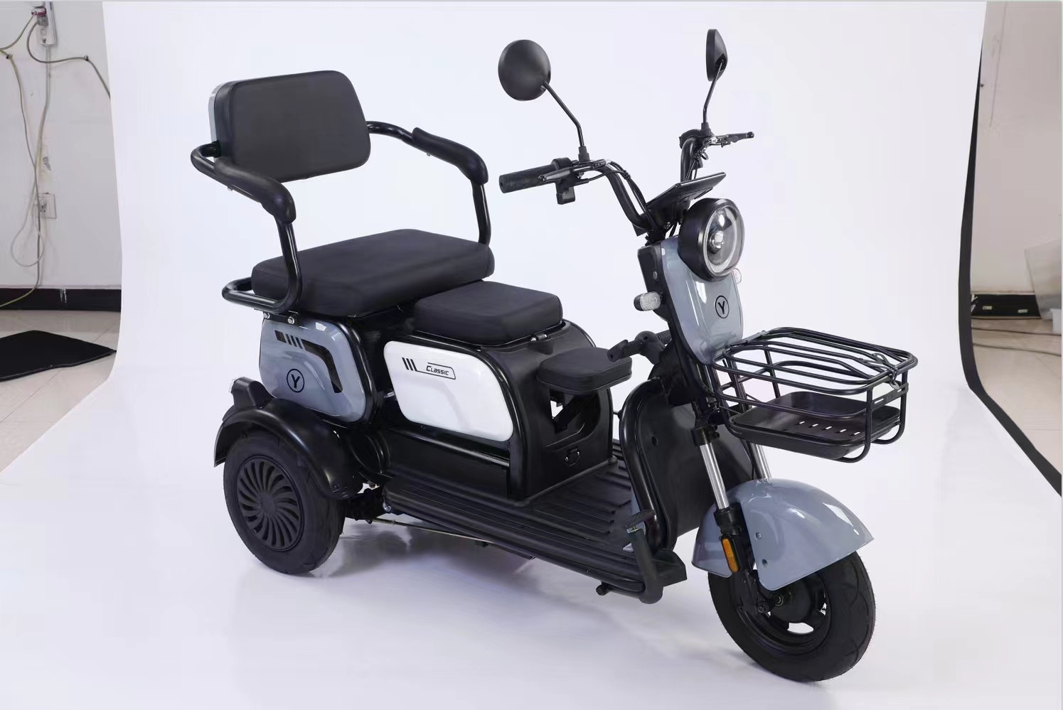 High-power 800W-2000W electric tricycle scooter tricycle three-wheeled large rear box for the elderly with electric tricycle