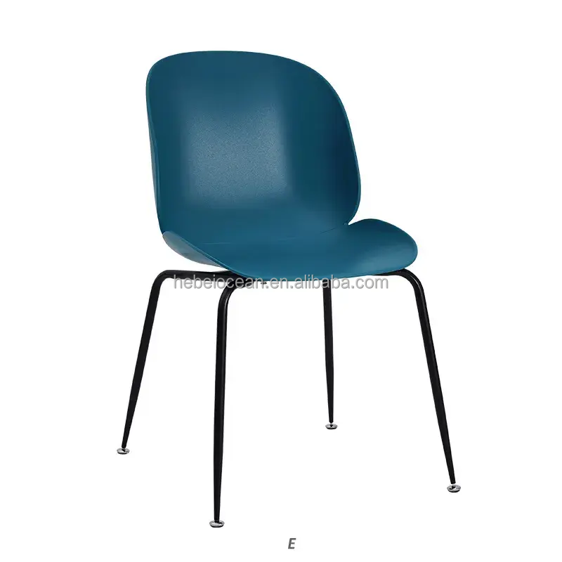 Chair frame is made of carbon steel  metal spraying plastic wide seat chair / stackable plastic chairs/ dining chair