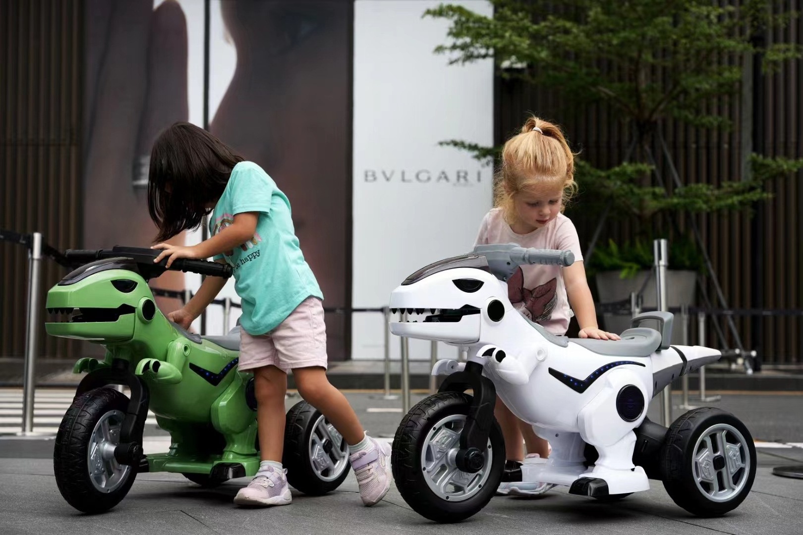 Cute Kids Electric Motorcycle Boy and Girls 3 Wheel Motorcycle Kids Ride On Bike Electric Toy Cars For Kids To Drive