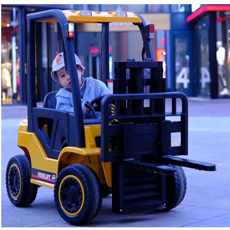 Hot Selling Kids Electric Car Toy with Forklift 4-Wheel Drive and Remote Control Made of Durable Plastic