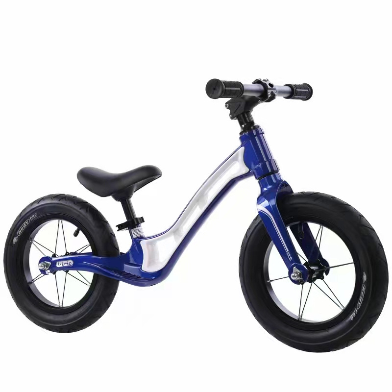 2022 carbon wheel 12 inch push bike bicycle carbon kids balance bike with basket kids-balance-bike