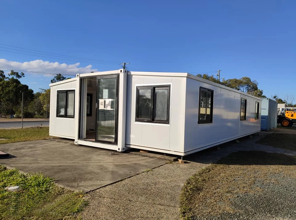 Movable rooom fully furnished bathroom all in one broad houses for store front display