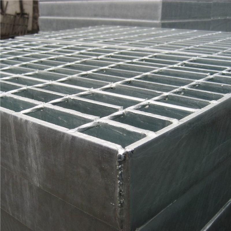 Heavy duty steel grating 12