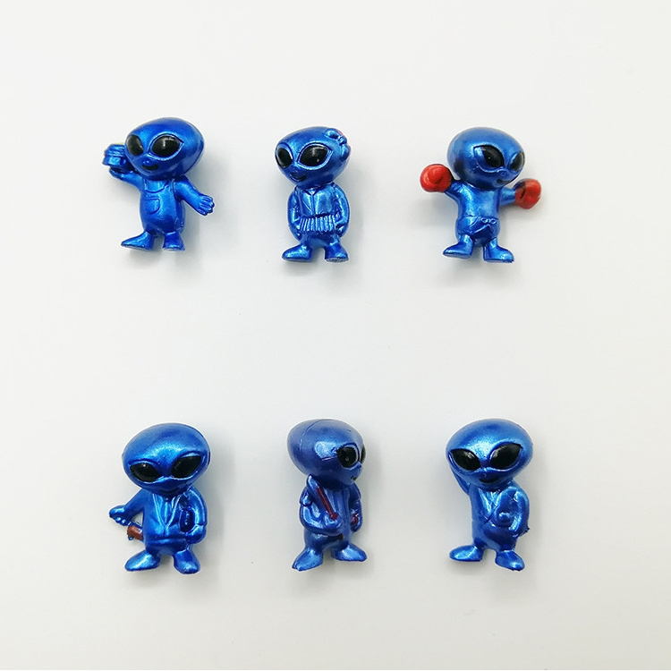 ZQX178 Yiwu Toys Gift Kids Mini Doll Alien Toy For Egg Capsule