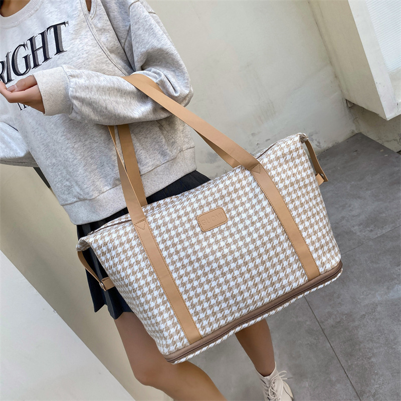 2024 New Fashion Trend Shoulder Bag High Quality Leisure Travel Underarm Tote Bag Large Capacity Travel Bag