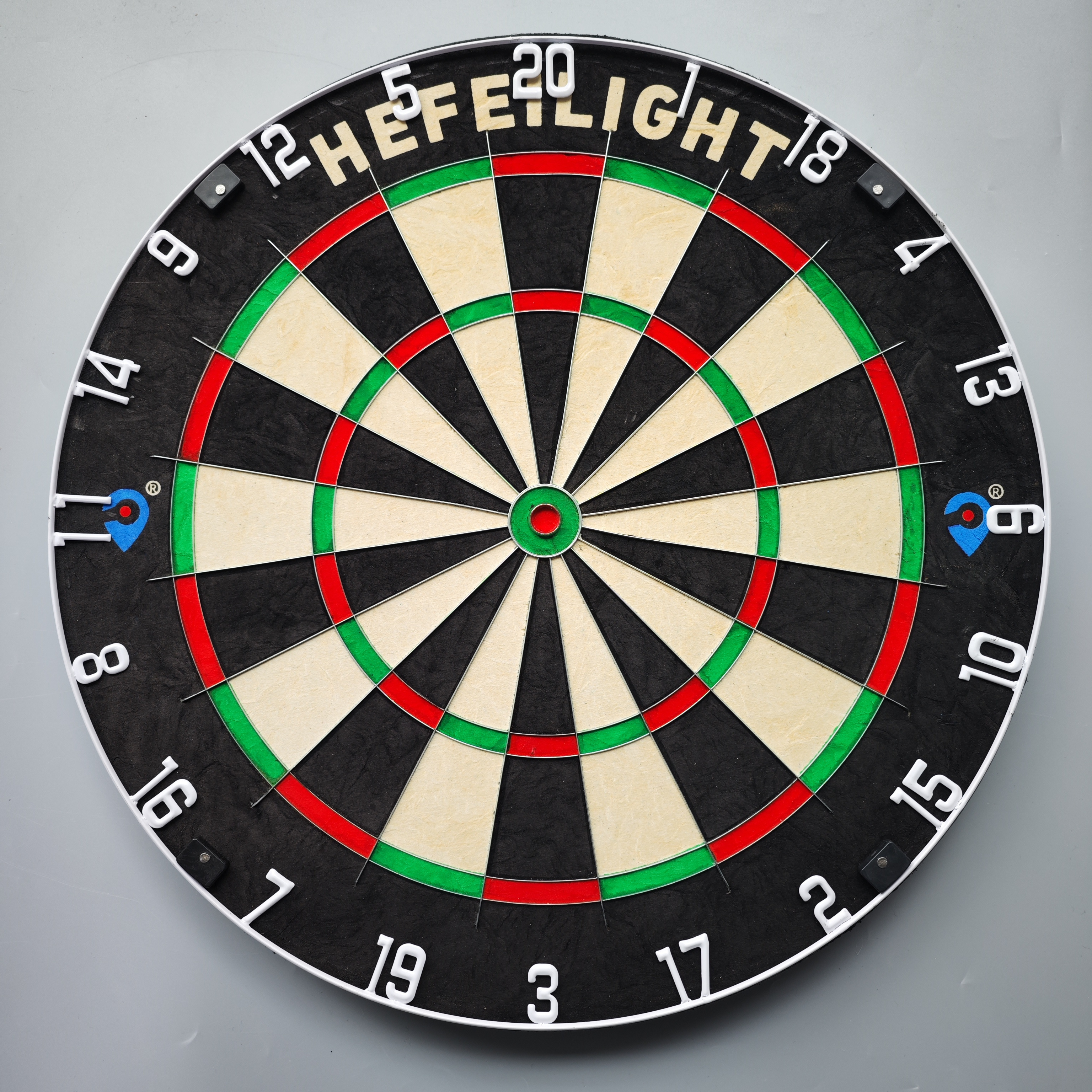 Wholesale Professional indoor standard dart board bristle dartboard with steel tip darts stable free bull eye