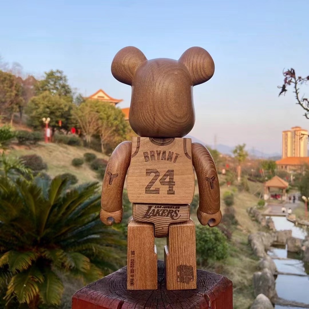 Customized 400% 1000% wooden crafts bearbrick statue  bear brick Lakers No. 8 Kobe Bryant sculpture for home decoration toys