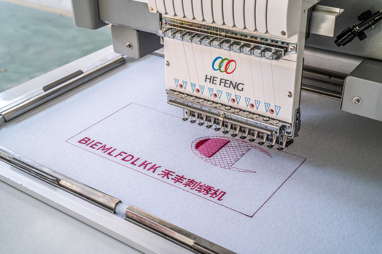 15 Colors Single Head Similar Tajima Embroidery Machine Price on Sale